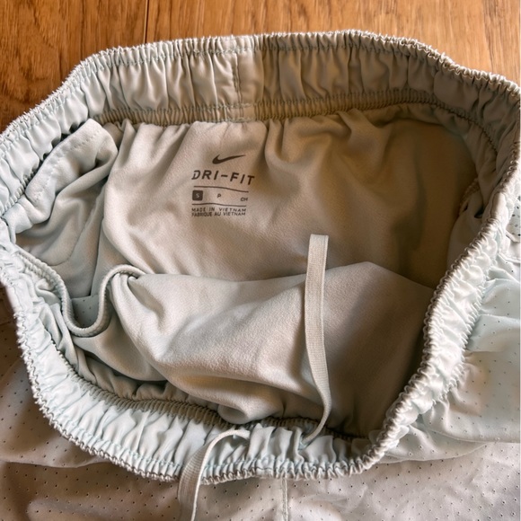 NIKE/UA/Gap Fit Shorts Bundle of 4 Women’s Running Shorts Lined Athletic Shorts - Picture 16 of 16